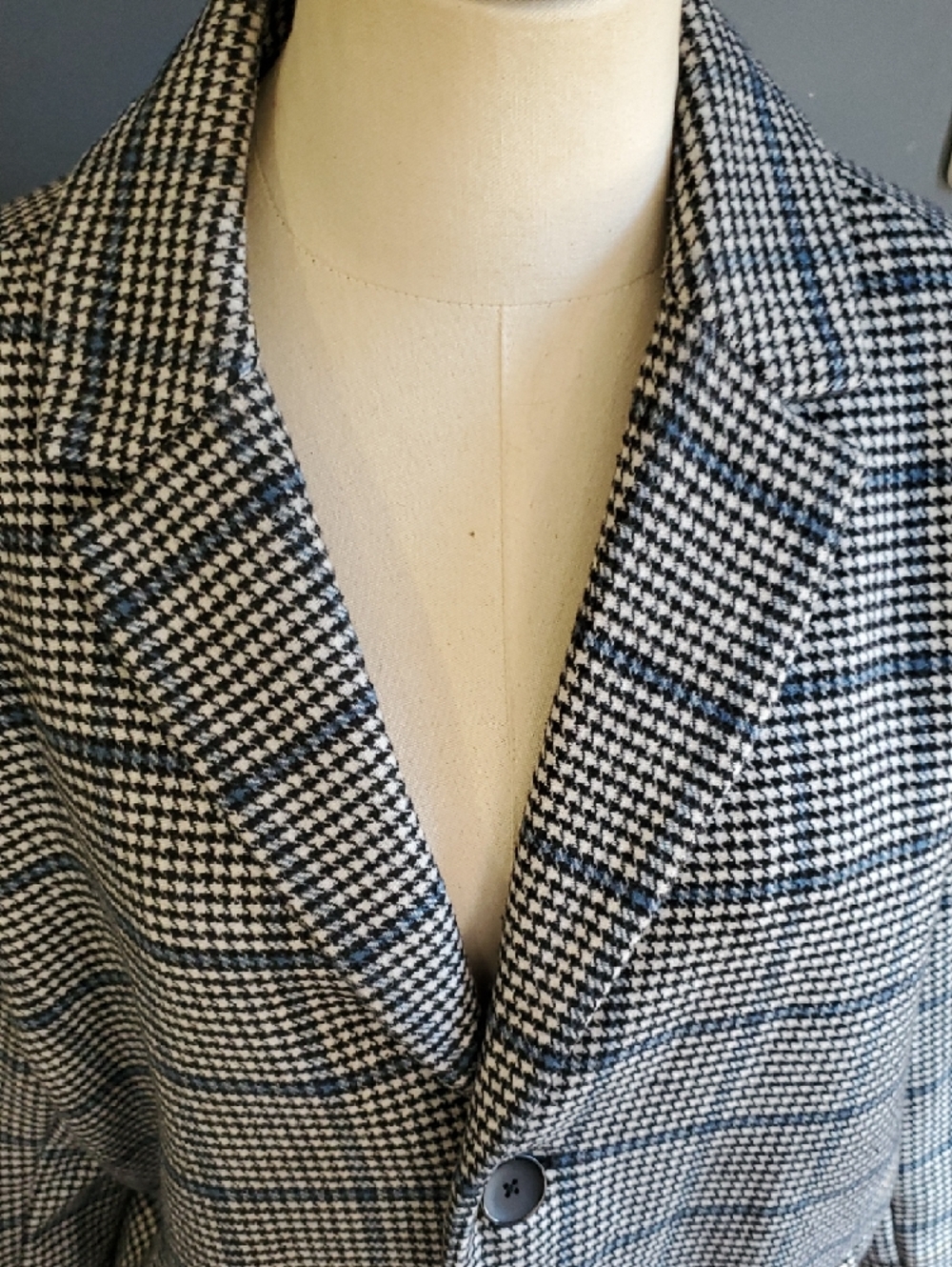 Old Navy Black and White Plaid Men's Coat - Picture 7 of 15